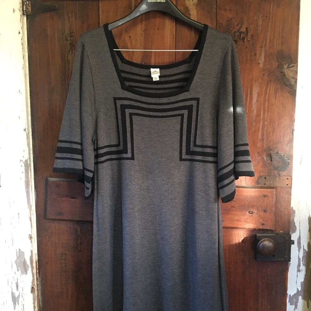 XL Sangria Gray and Black Dress